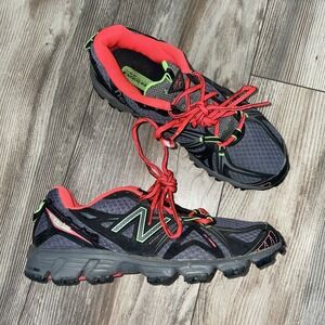 New Balance‎ 610 v2 Gray Green Red Trail Running Shoes Sneakers womens Size 7B